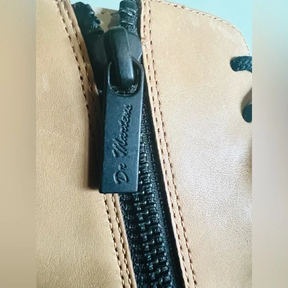 Dr. Martens Carmelita Lace-Up Heeled Boots Sz 6 - Picture 8 of 10